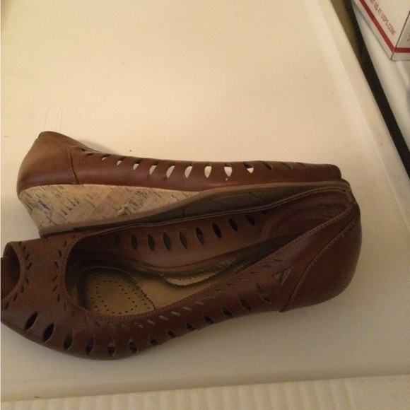 Dexflex Women’s Size 8M Brown Open-toe Shoes with Cork Heel - Picture 2 of 4
